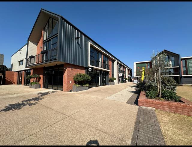 303M² WAREHOUSE TO LET IN ROOIHUISKRAAL NORTH